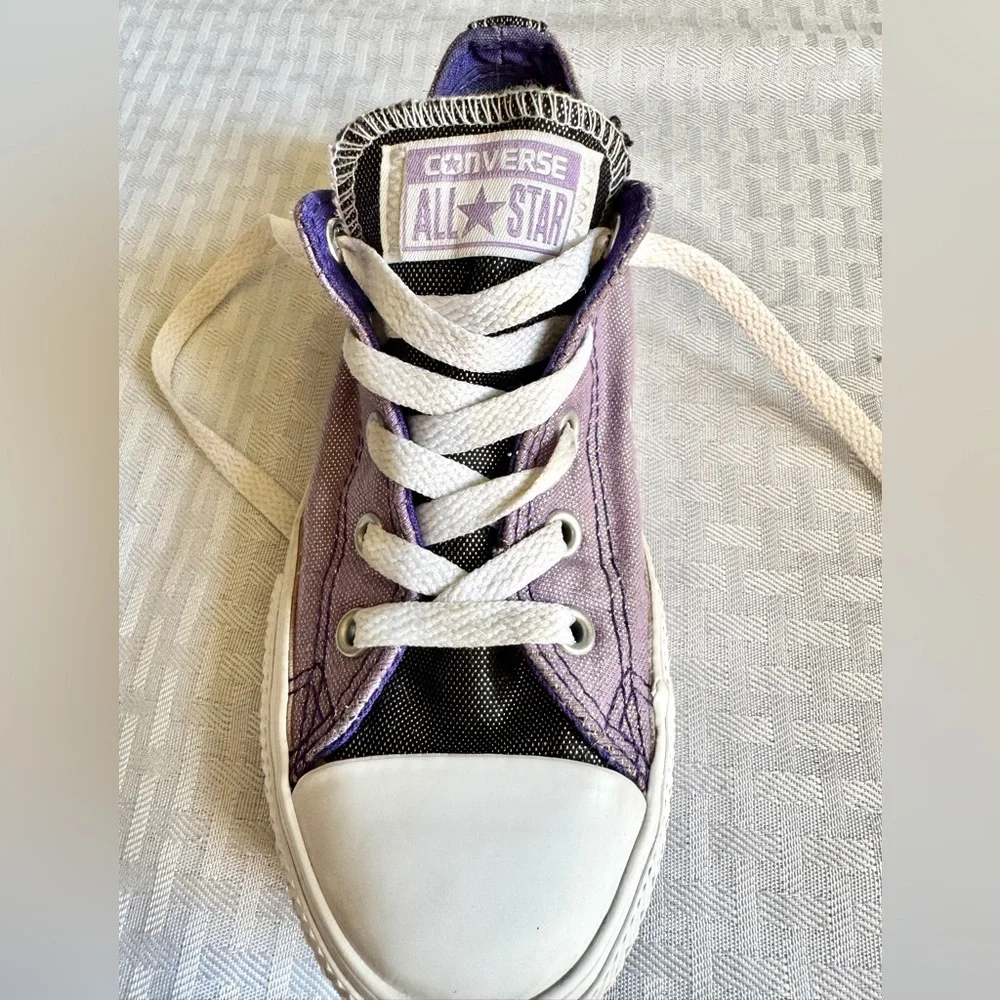 Converse Chuck Taylor All Star Girls Purple Glitter Low‎ Top Sneakers Youth 1.5
